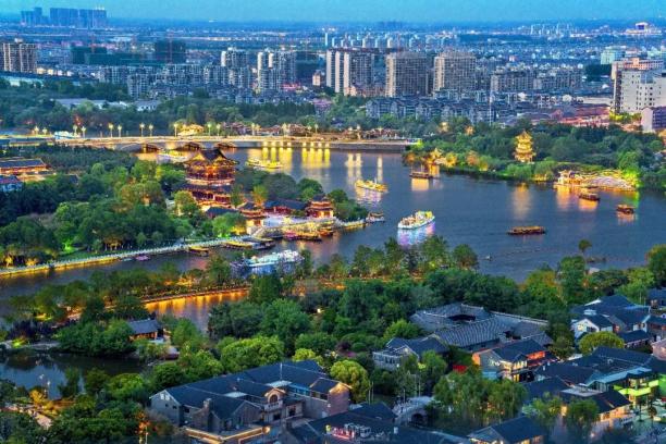 032024年夏航季,扬州泰州国际机场协调深圳航空恢复过夜运力投放,增加