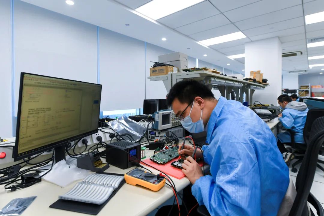 是现代半导体产业的核心技术,贯穿芯片设计及制造