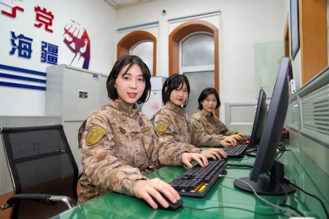 通信女兵的节日,满满幸福感