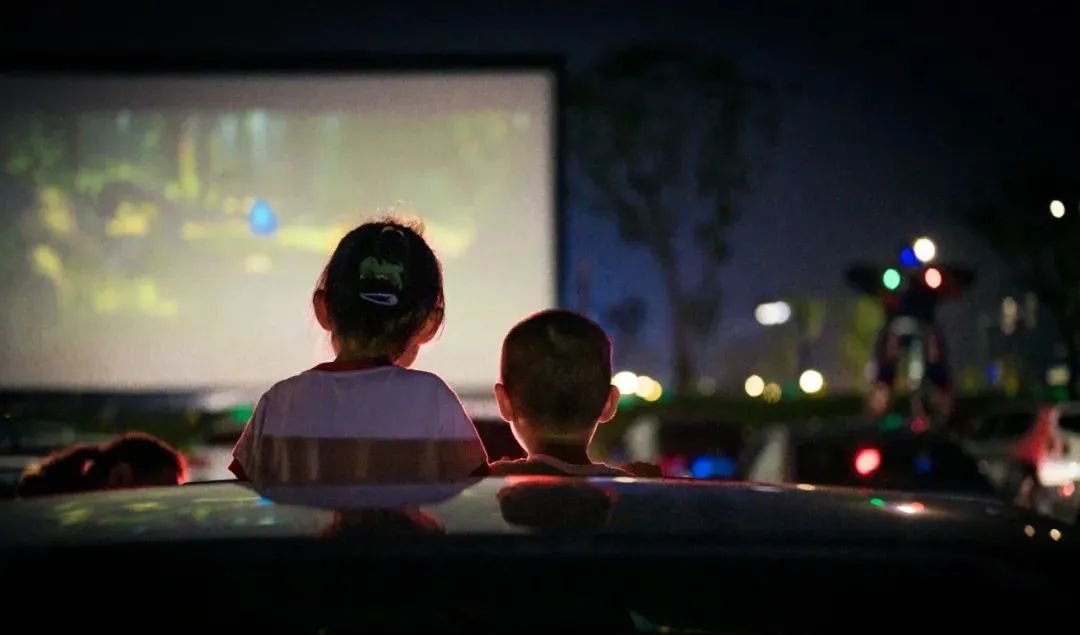 幕天席地感受春风惬意