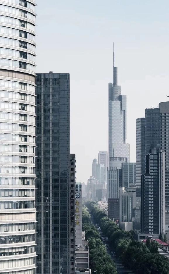 方飞 摄与南京颇有渊源的张爱玲有句名言,"因为一个人,爱上一座城".