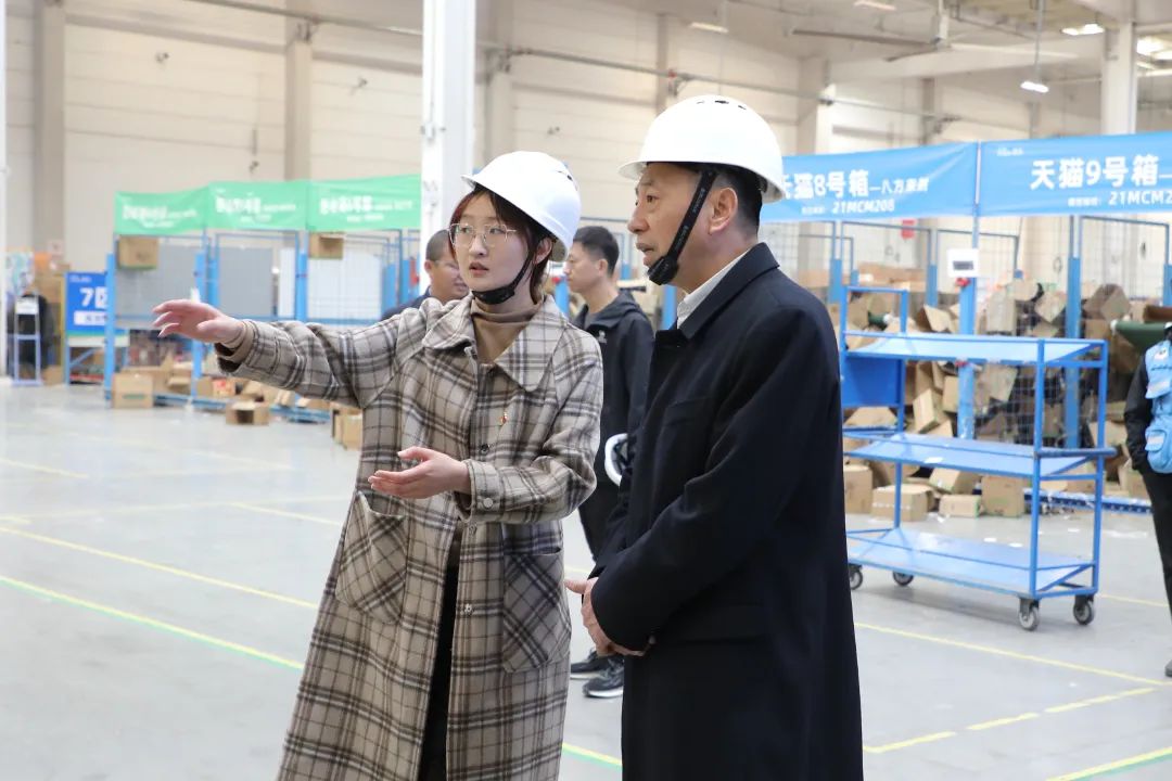 郑州航空港区法院深入滨河办事处走访企业并召开诉源治