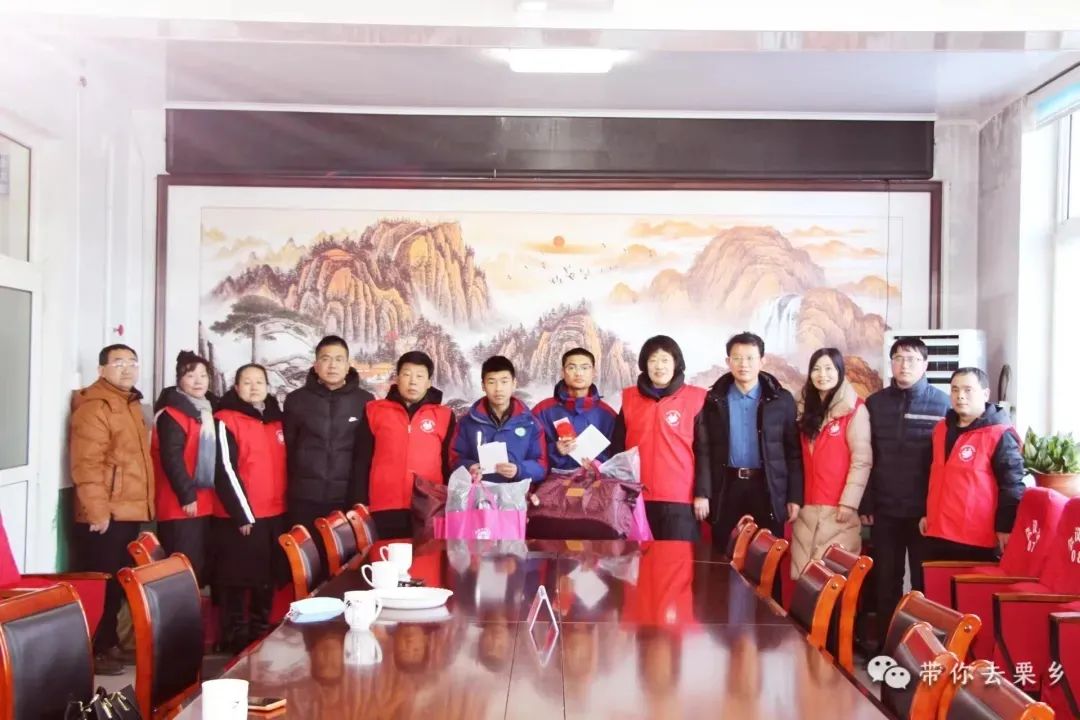 2024年新年期间,在县妇联发起的资助活动中,韩惠营同学受到迁西县满兴