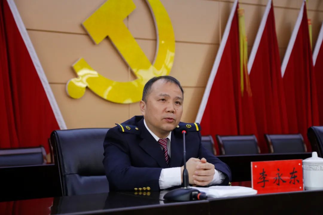 运用车间动车组司机李永东和"2023·星耀家园年度榜样"的商丘车站客