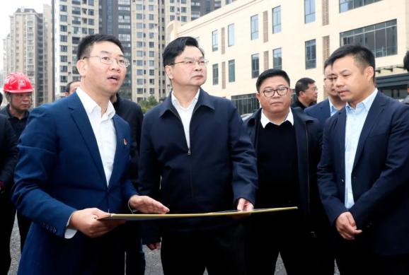 3月13日上午,天心区委书记吴新伟调研赤岭路街道经济社会发展情况,并