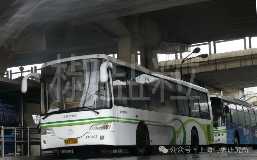 76路swb6120v4(s2f)型客车,延安西路(魏家钧摄,2007)76路sk6115hp2-1