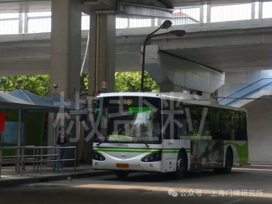 76路swb6128v8lf(s2p)型客车,中潭路枢纽站(魏家钧 摄,2014)76路swb