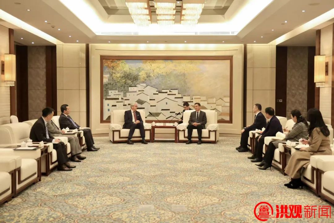 李红军会见德国费森尤斯卡比集团董事全球医疗技术执行总裁豪尔一行