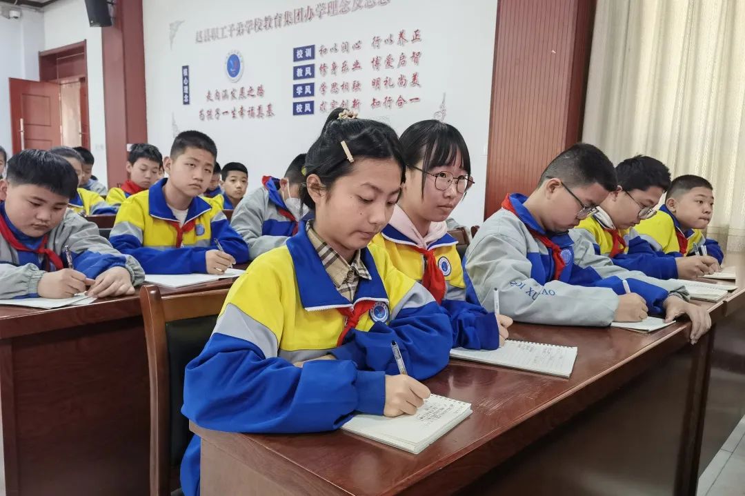 08赵县职工子弟学校苏村校区制定宣讲"菜单",学校"点单",法治副校长"