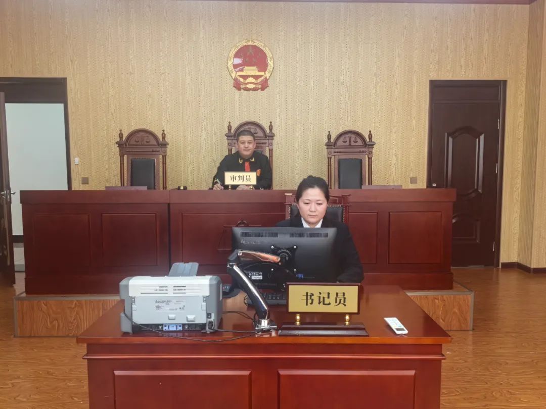 在施工的过程中,电镐等工具都丢失了,他们都说是张老五偷的,所以我要