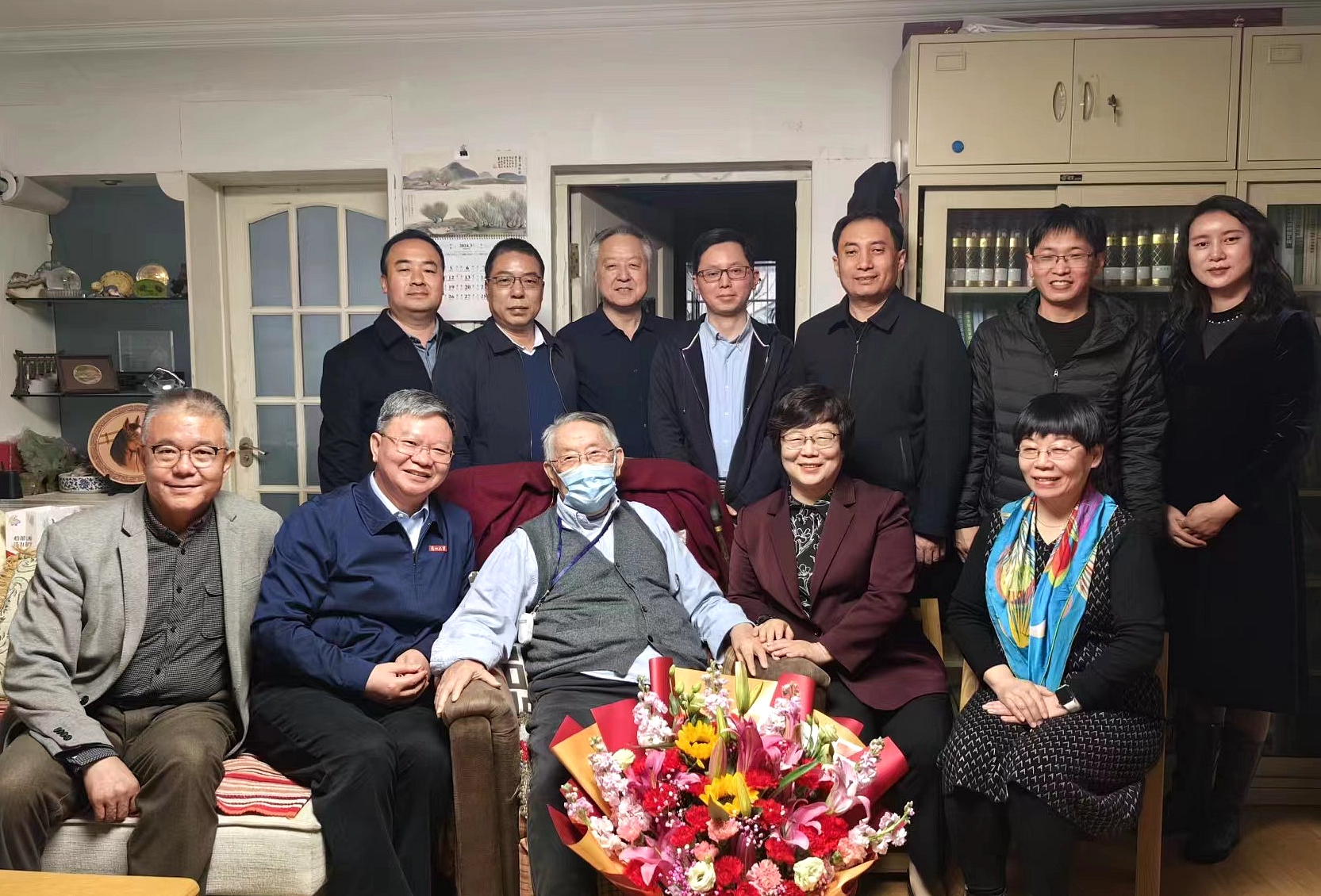 学校领导看望任继周院士_澎湃号·政务_澎湃新闻-the paper