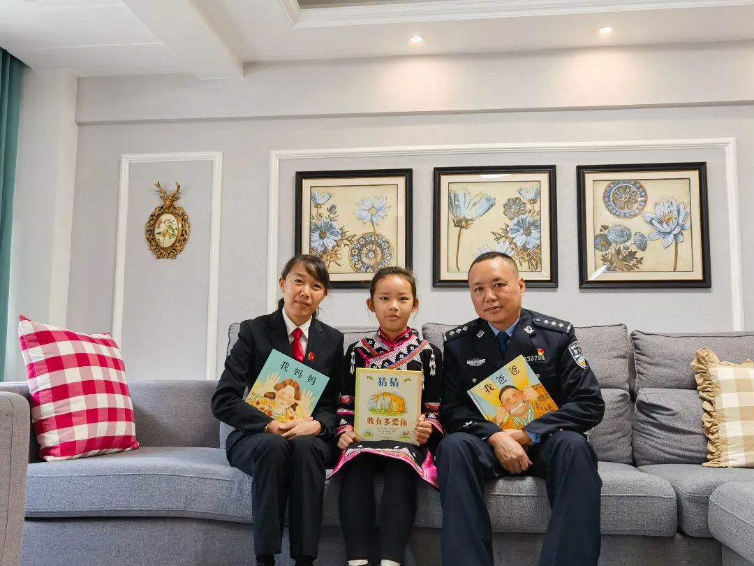 【祝贺】普洱法院这2户家庭获评2023年度普洱市"书香