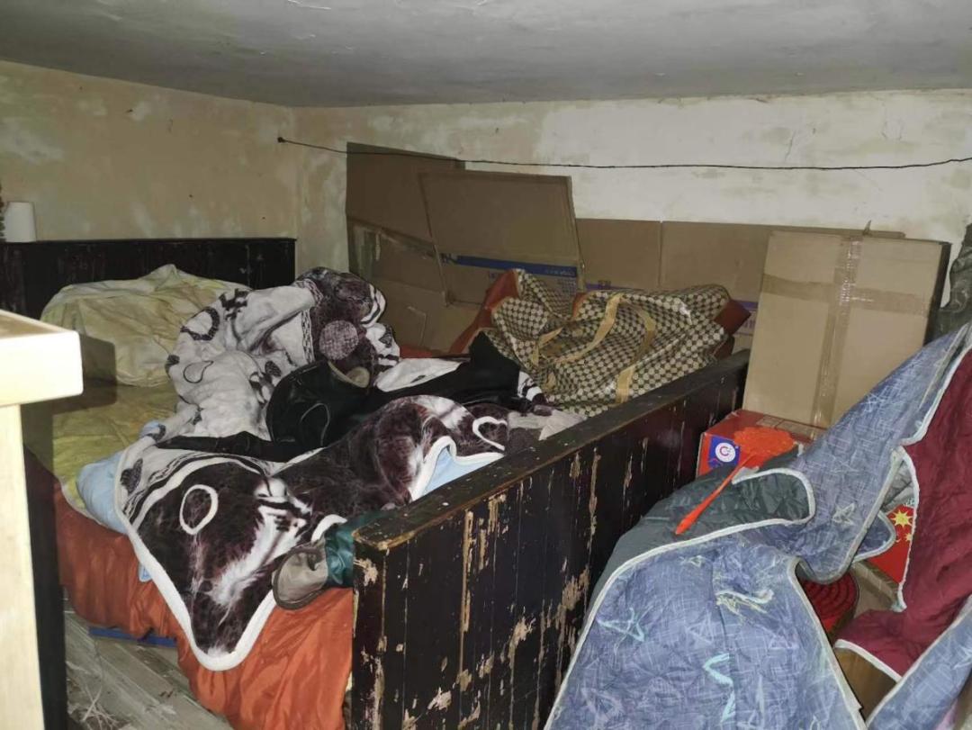 存在"三合一"现象,阁楼设置床位,常住2人长沙市天心区许立平日用品商