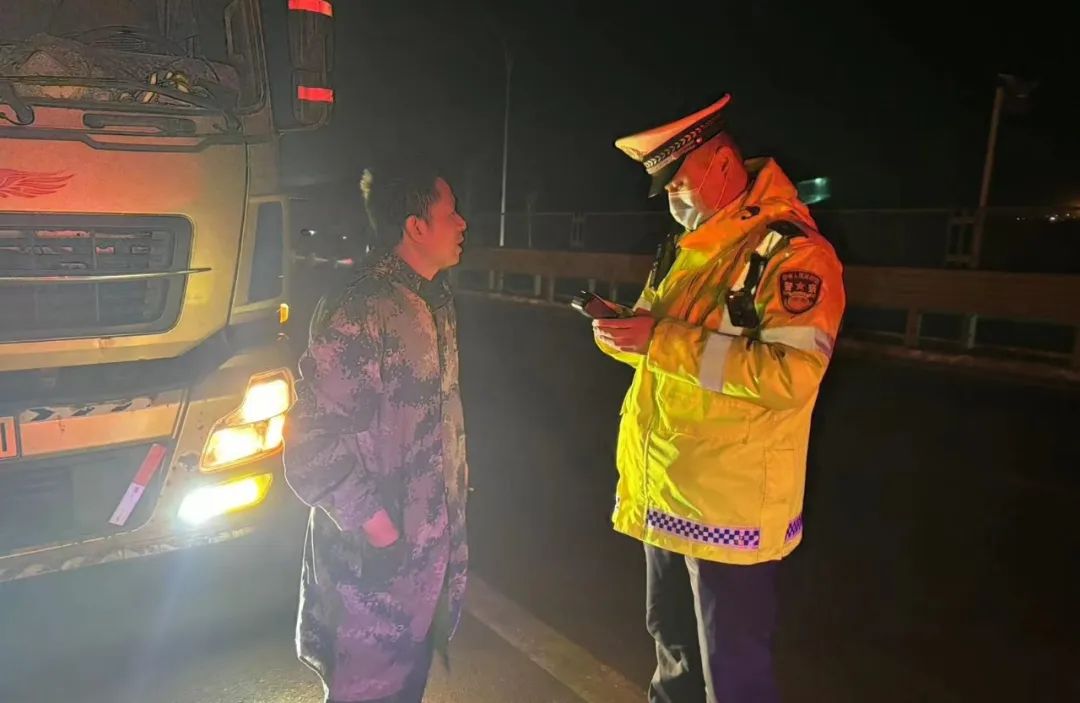 守护平安 | 宁夏交警严查严处货车超限超载_澎湃号·政务_澎湃新闻