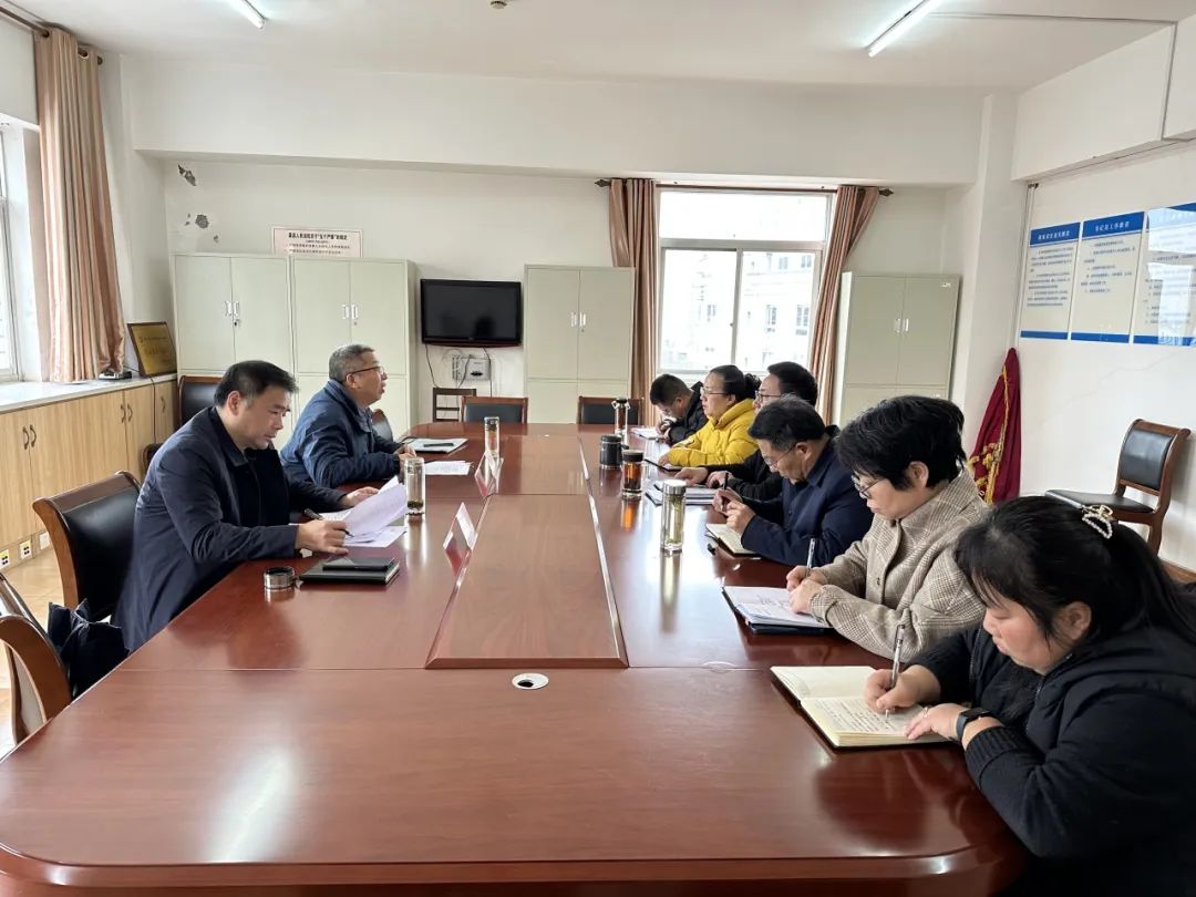 会上,陈华舒通报了2023年全省法院刑事条线司法审判