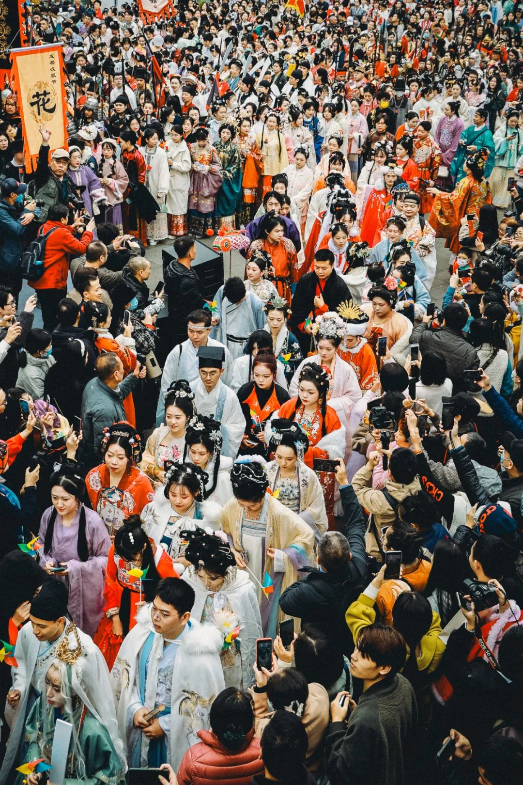 一条裙子卖出3亿，中国汉服第一城凭什么？