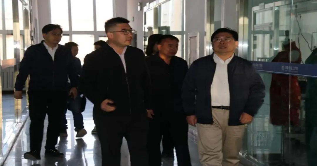 要闻上海市人社局党组成员副局长张岚一行赴喀什调研技能援疆