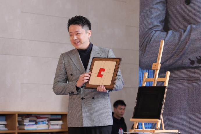 2024黄浦区侨界法治宣传月"服务精亮点多"_澎湃号