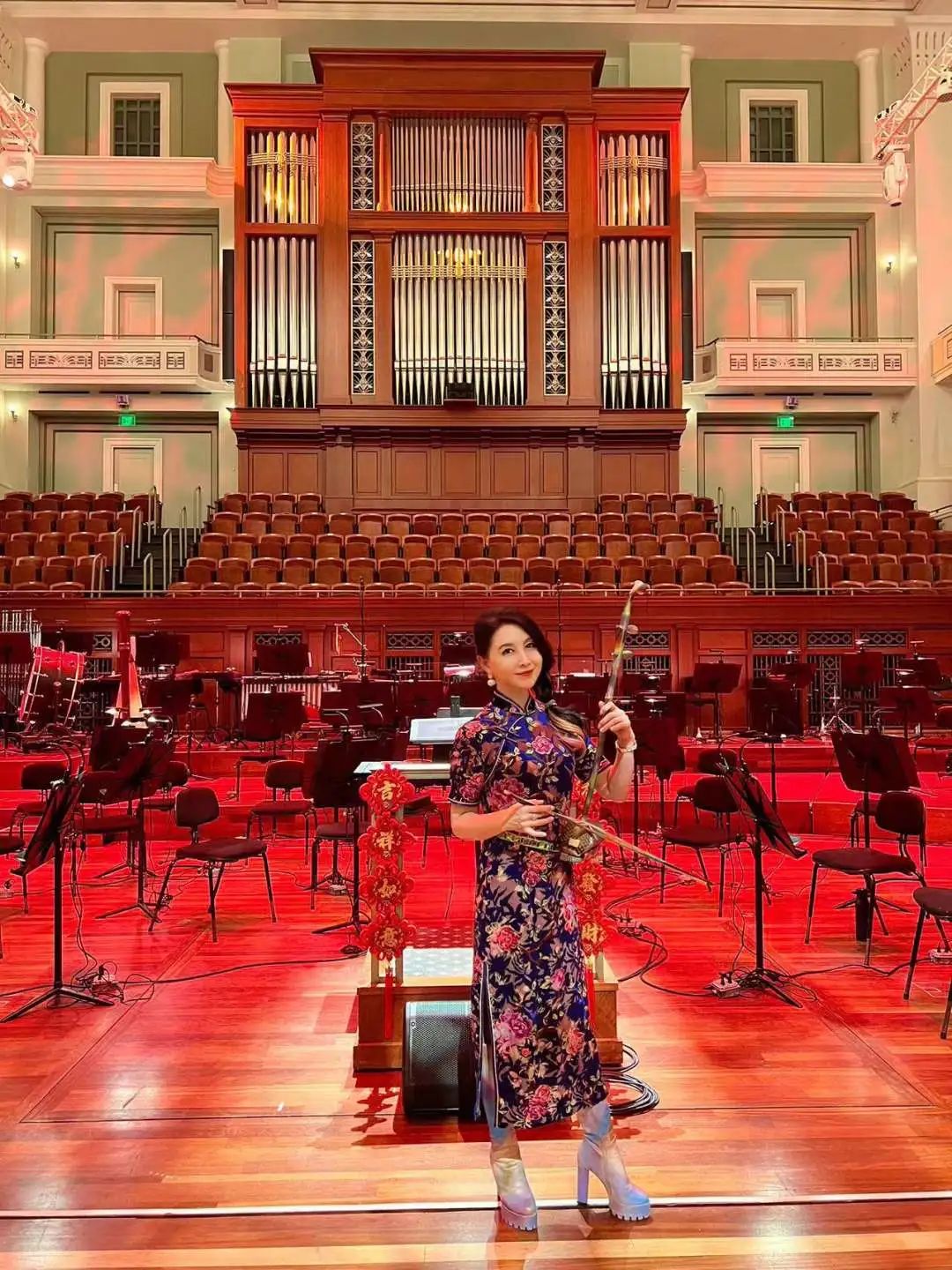 【党员风采】二胡演奏家马晓辉美国之行:教"老外"学