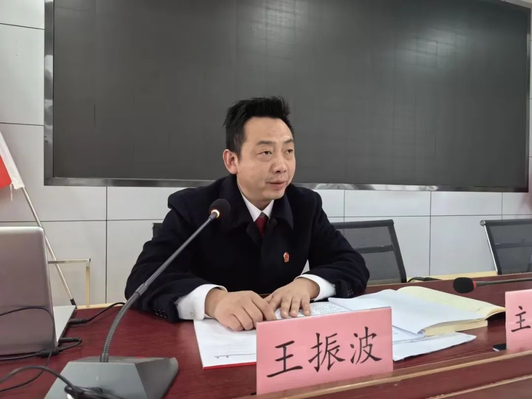 梁子湖区法院举行梁法巧治项目揭牌仪式