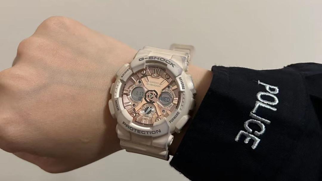 让每个计划安排有序进行;急促的秒针,让每一刻意义非凡,小小的手表