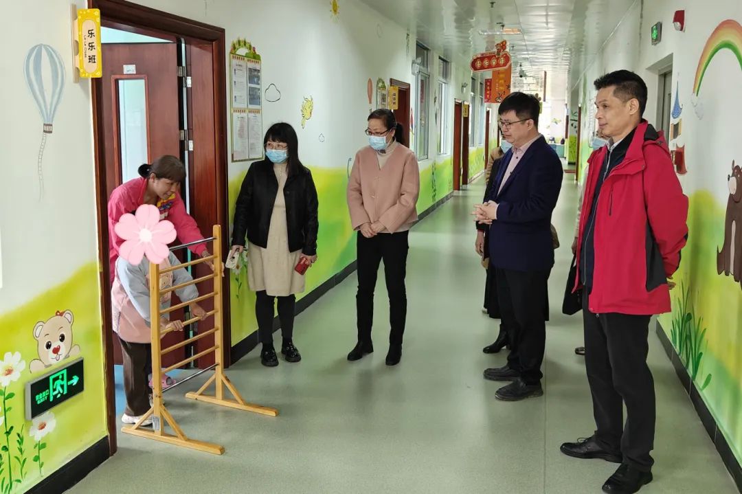 点亮星星 与爱同行 | 云浮市妇联到市残疾人康复中心调研交流关爱孤独症儿童家庭工作_澎湃号·政务_澎湃新闻-The Paper
