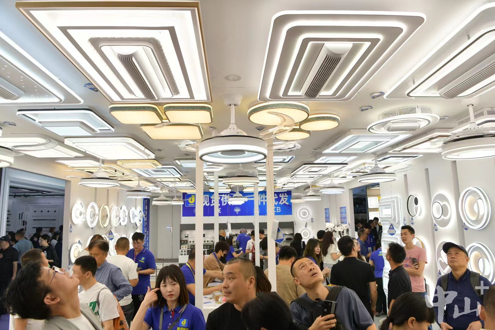 第30届中国·国际灯饰博览会(中山古镇)3月18日开幕