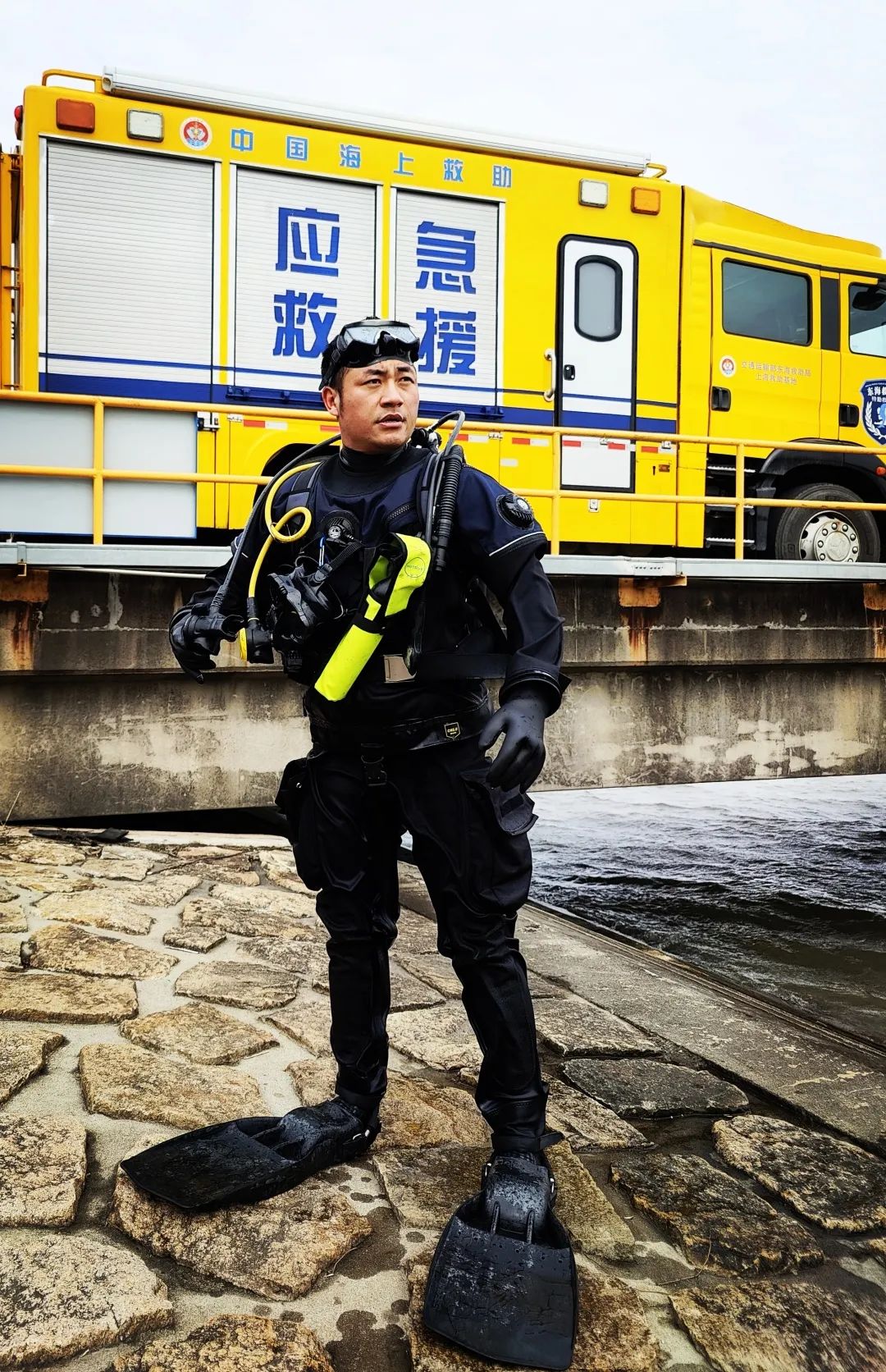 上海救助基地特勤救助队 李斌斌一起来看看他的风采吧!