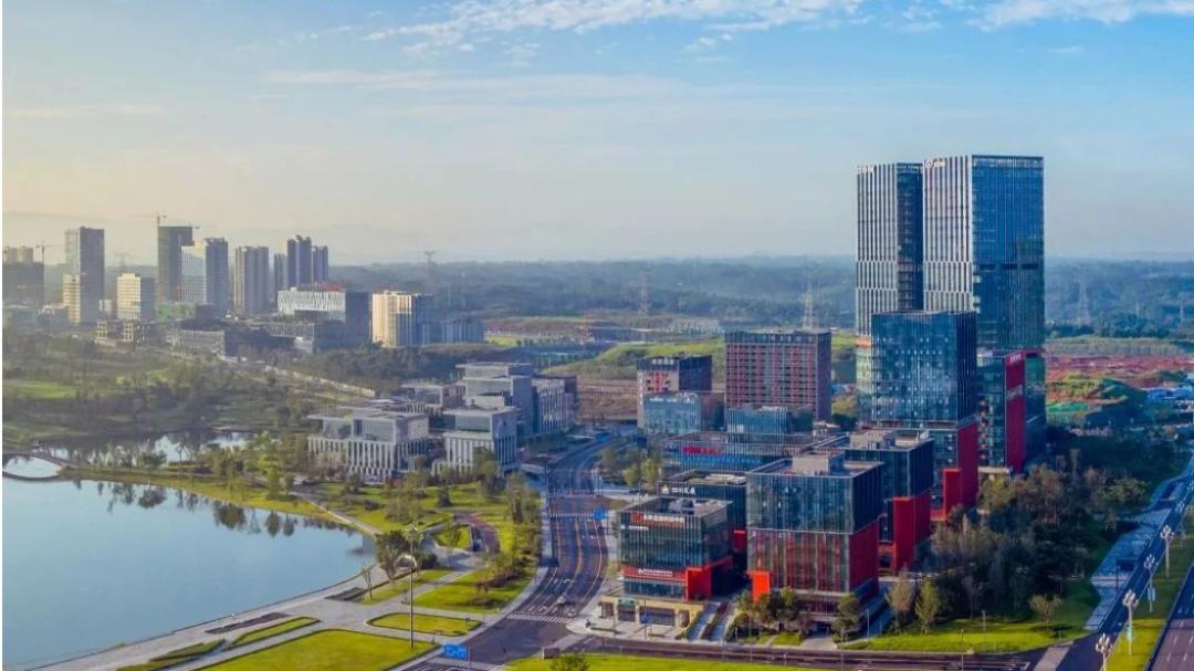 c,d区位于兴隆湖南岸,分别距离地铁1号线兴隆湖站和科学城站约200米