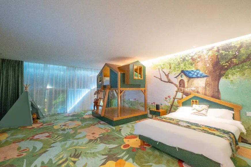 江门江海碧桂园凤凰酒店江门江海碧桂园凤凰酒店是本土综合实力最强的