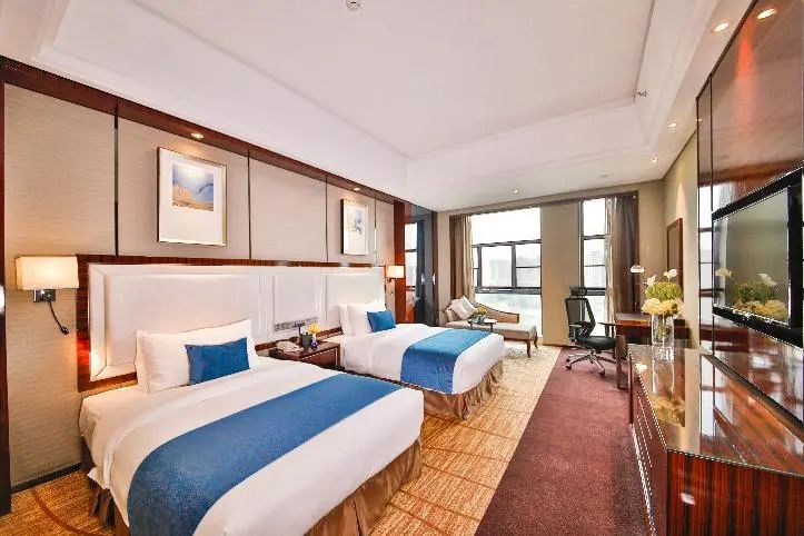 江门江海碧桂园凤凰酒店是本土综合实力最强的酒店连锁体系,秉持"精致