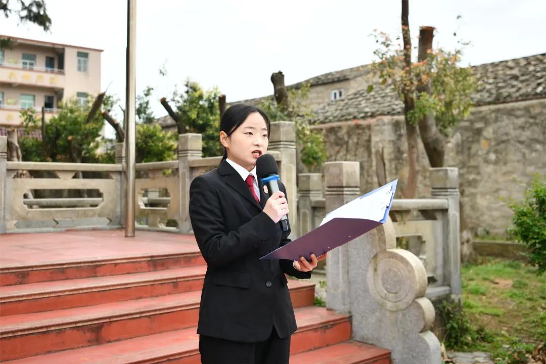 人才挂钩丨平潭法院干警赴平潭一中开展"国旗下宣讲"活动_澎湃号