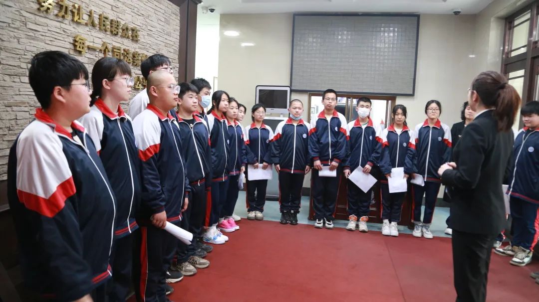 公众开放日法润少年助成长东海中学学生走进法院种下法治梦想