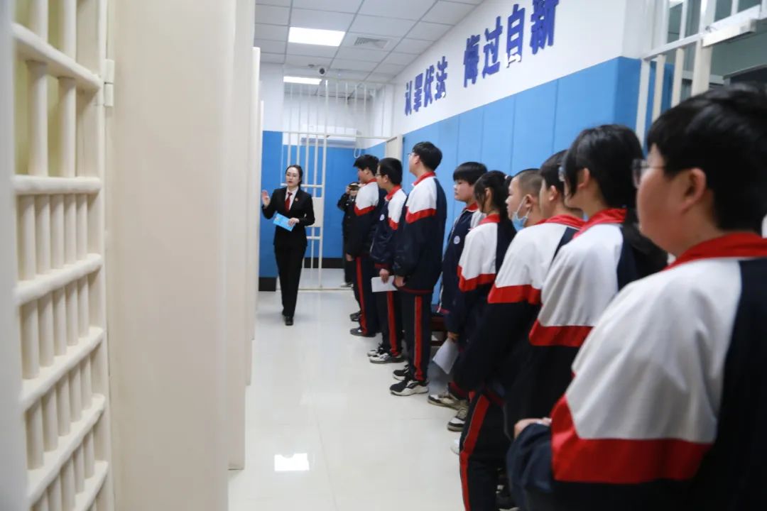 公众开放日法润少年助成长东海中学学生走进法院种下法治梦想