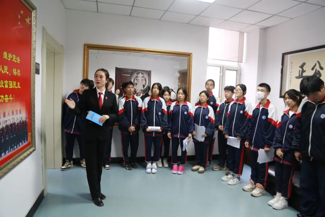 公众开放日法润少年助成长东海中学学生走进法院种下法治梦想