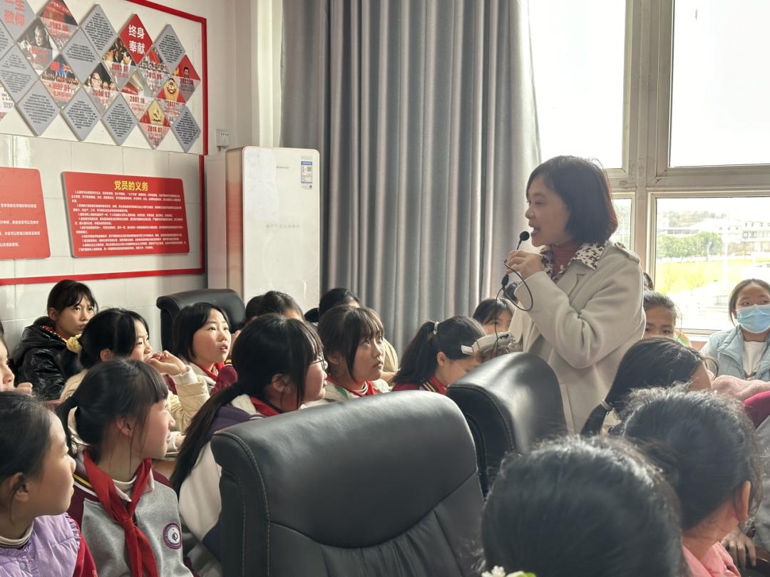 妇联动态 | 区妇联关爱未成年人专家宣讲团走进新皂镇金峰小学_澎湃号