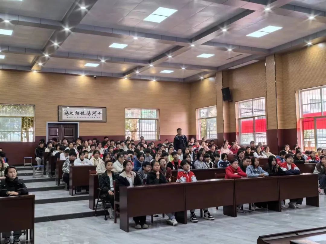 孝昌县检察院党组成员,副检察长桂改清,以《法治常驻我心》为题,从