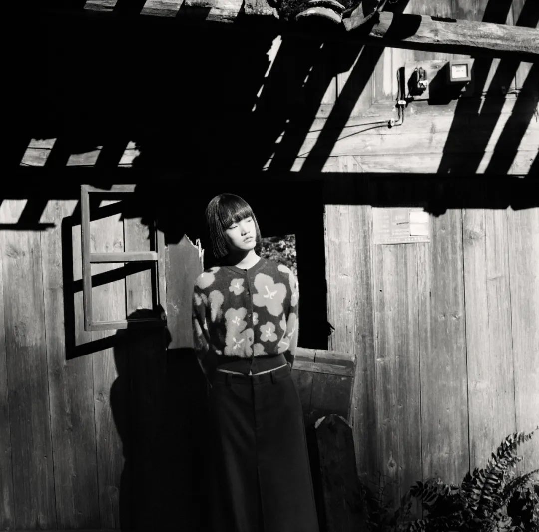 在摄影彻底走向电子化的今天,坚持胶片摄影的人就像一位怀有信仰的