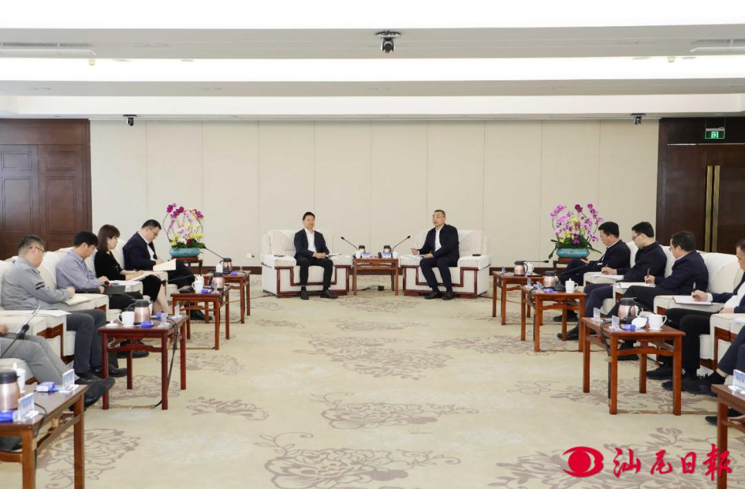 逯峰与粤规院科技集团党委书记,董事长邱衍庆一行座