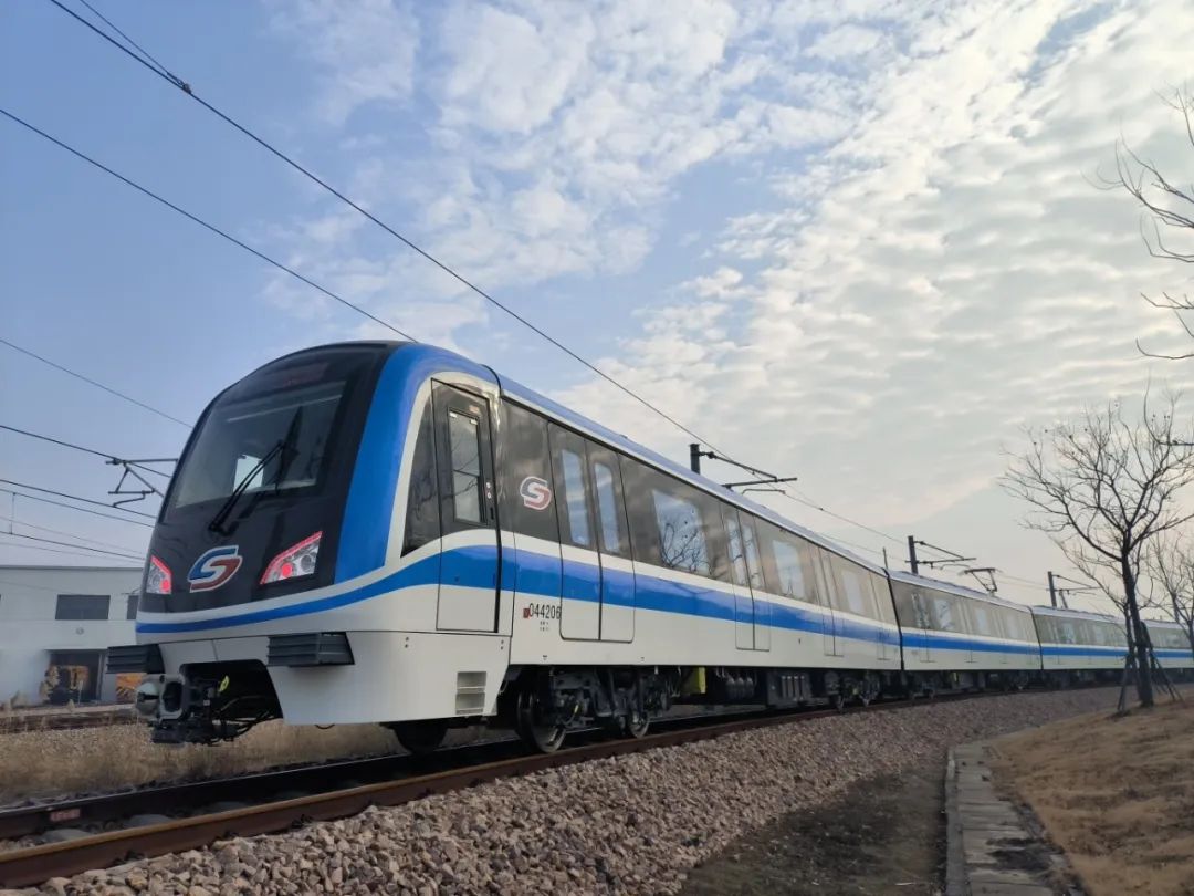 全新升级!轨交4号线新车上线了!