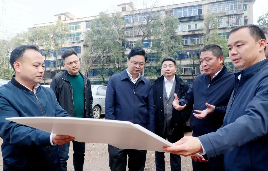 再鼓干劲再创一流打造幸福青园实力青园勤廉青园吴新伟调研青园街道