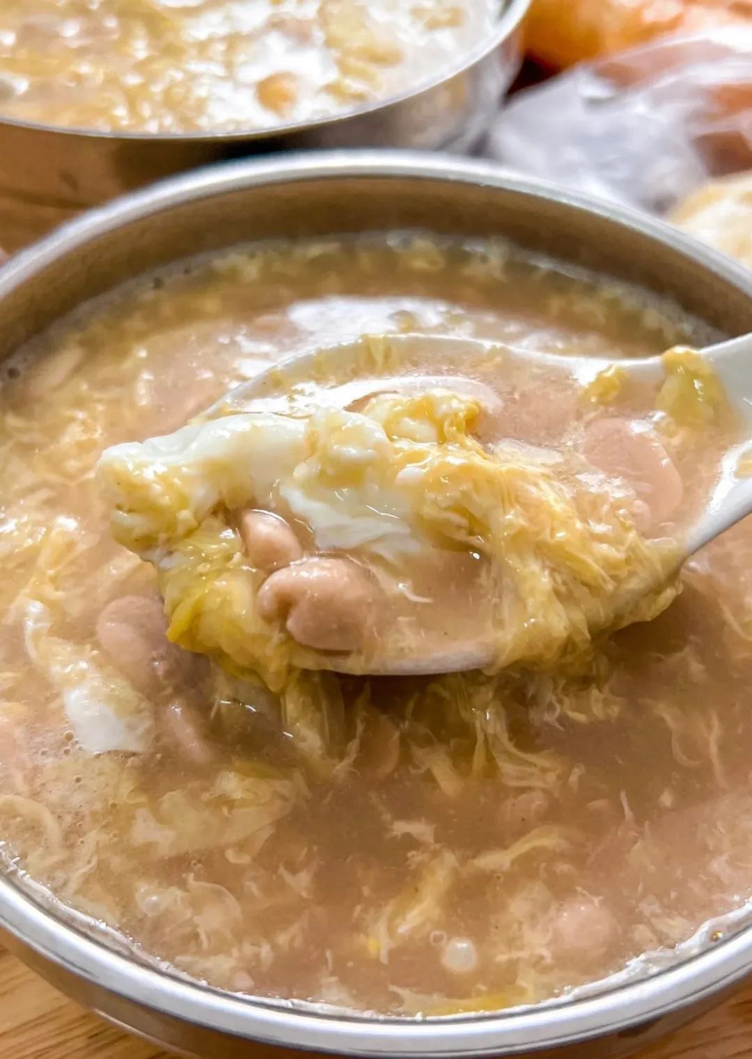 3块钱炫早餐,5块钱芋泥论盆买,这个省会太会吃了