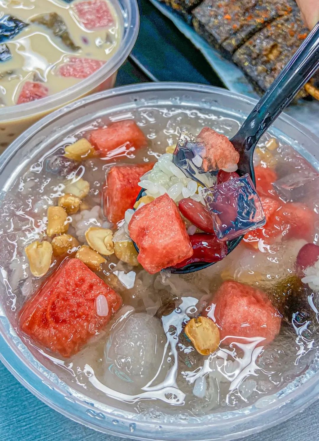 3块钱炫早餐,5块钱芋泥论盆买,这个省会太会吃了