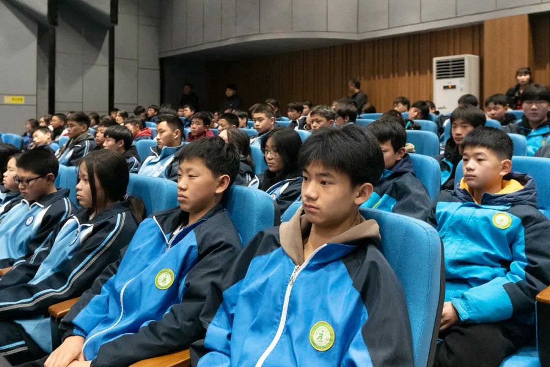 临湘市第二中学图片