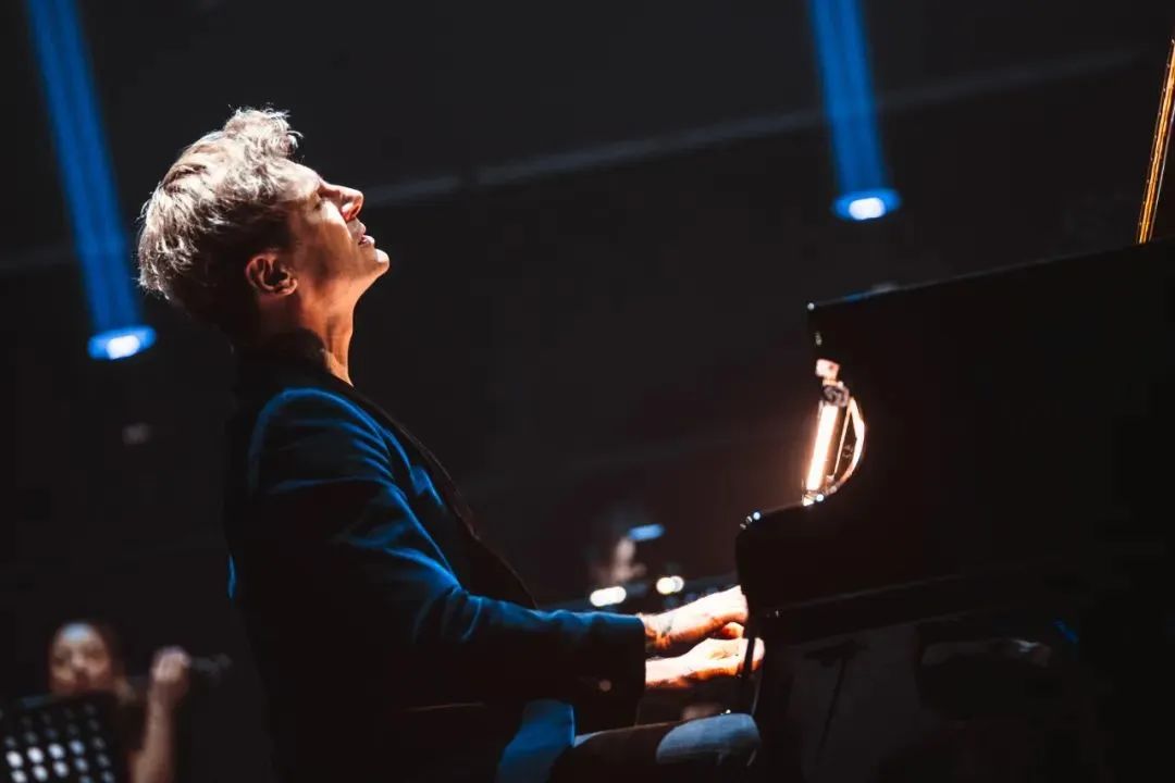 5月25日五月开启中国巡演之旅2024臻选—马克西姆古典跨界钢琴演奏会