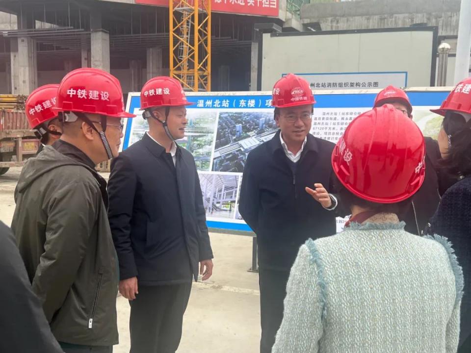 贯彻落实全国两会精神会领导赴温州调研侨企项目