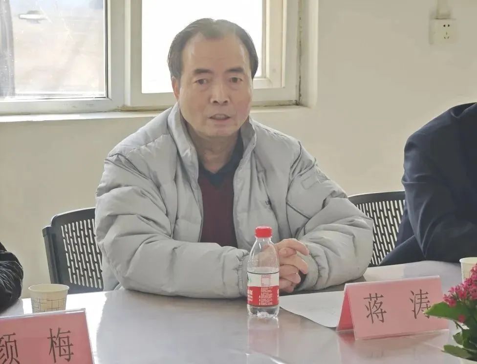 市妇联发展部一级调研员蒋涛就昊景卉丰"订单式"生产运营模式,企业