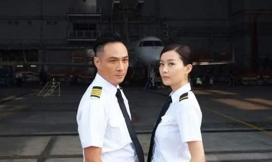 和杨怡,胡杏儿,钟嘉欣,徐子珊一起陈法拉获力捧,后来的《溏心风暴》