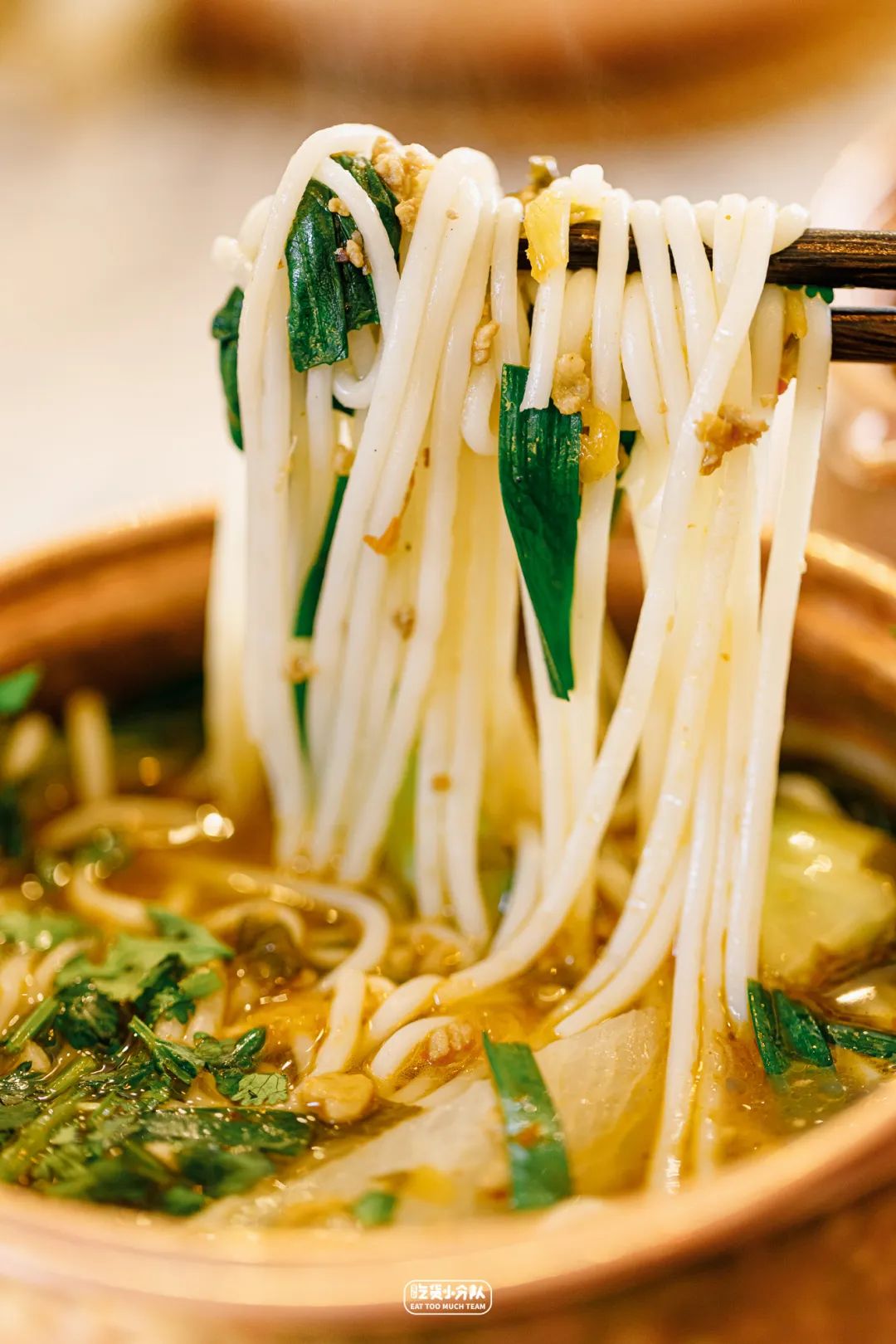 临沧铜锅米线专门店市中心必吃榜米线人均:28974时间:17:30-24:00