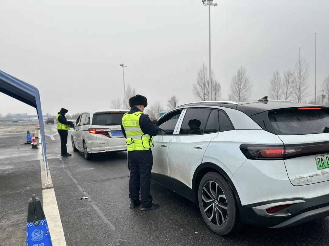 整治"涉牌涉证",净化交通环境|违法曝光_澎湃号